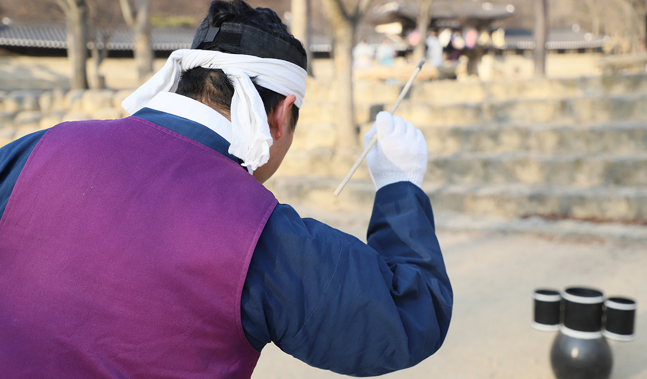 한국민속촌 그네뛰기, 윷놀이, 투호놀이 체험 이미지